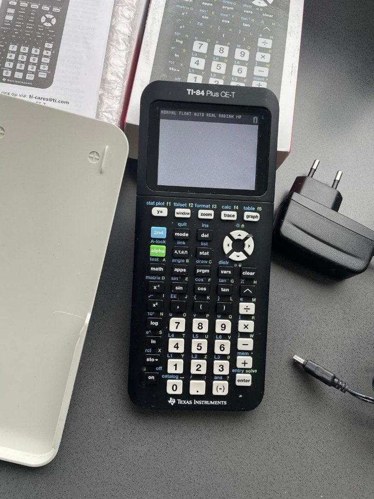 Texas Instruments TI-84 plus CE-T, Ophalen of Verzenden, Grafische rekenmachine, Gebruikt