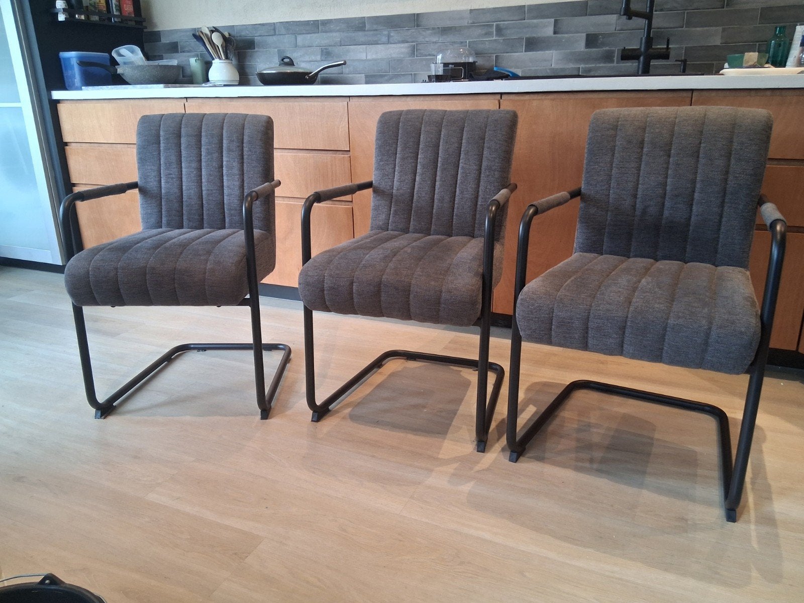 Set van 6 comfortabele eetkamerstoelen - Grijs stof, Ophalen, Modern, Industrieel, Zo goed als nieuw, Metaal