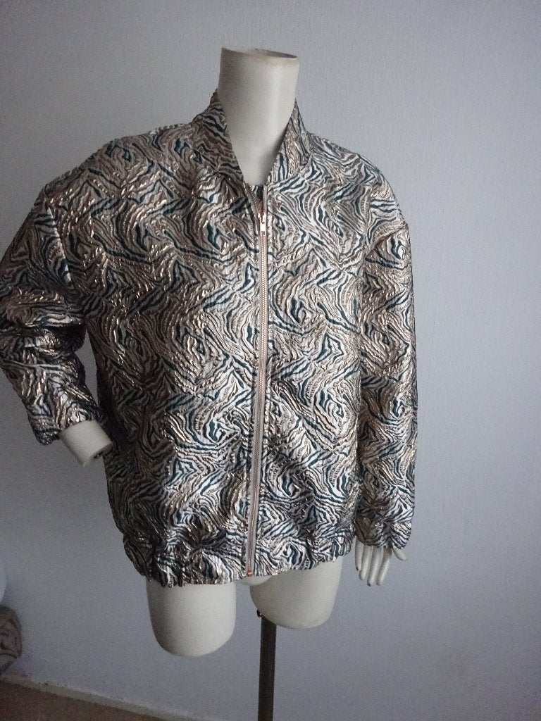 Ambika bomber jasje mt one size = 44, Overige kleuren, Maat 42/44 (L), Ophalen of Verzenden, Zo goed als nieuw