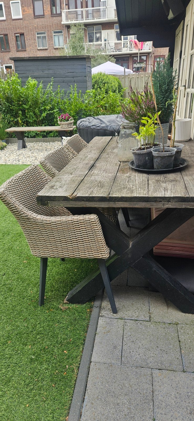 Robuuste tuintafel met 3 wicker stoelen, Ophalen, Gebruikt, Hout