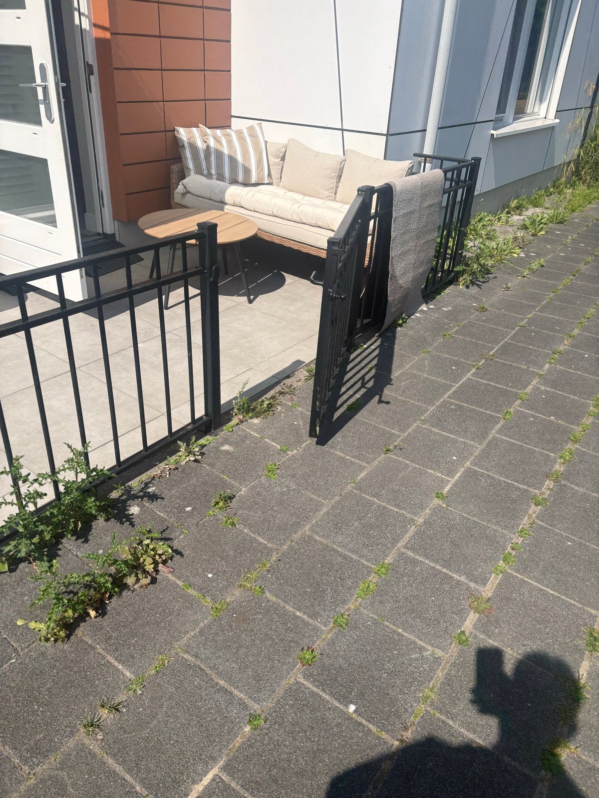 Zwart spijlenhekwerk met poort 10meter lang incl. Deur, Tuin en Terras, Tegels en Klinkers, Ophalen, Zo goed als nieuw