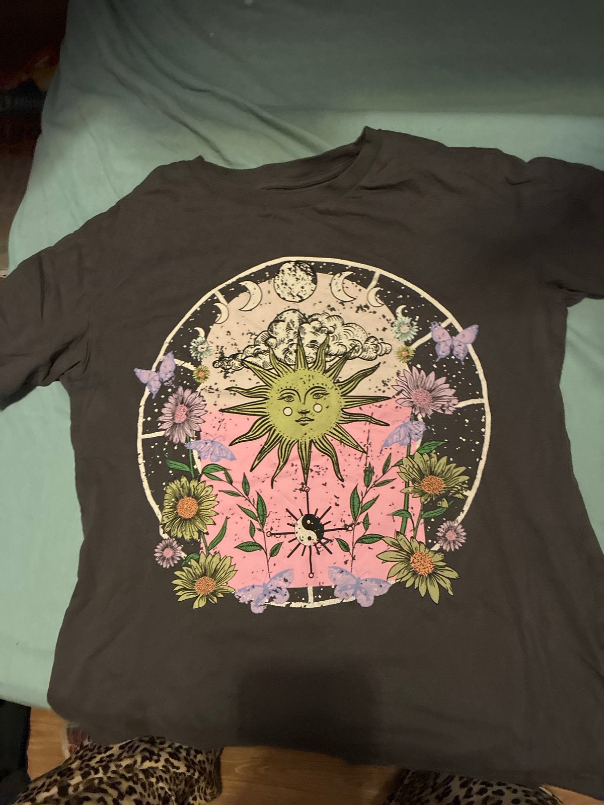 Zwart T-shirt met zon, maan en bloemenprint, Kleding | Dames, Ophalen, Zwart, Korte mouw, Maat 34 (XS) of kleiner
