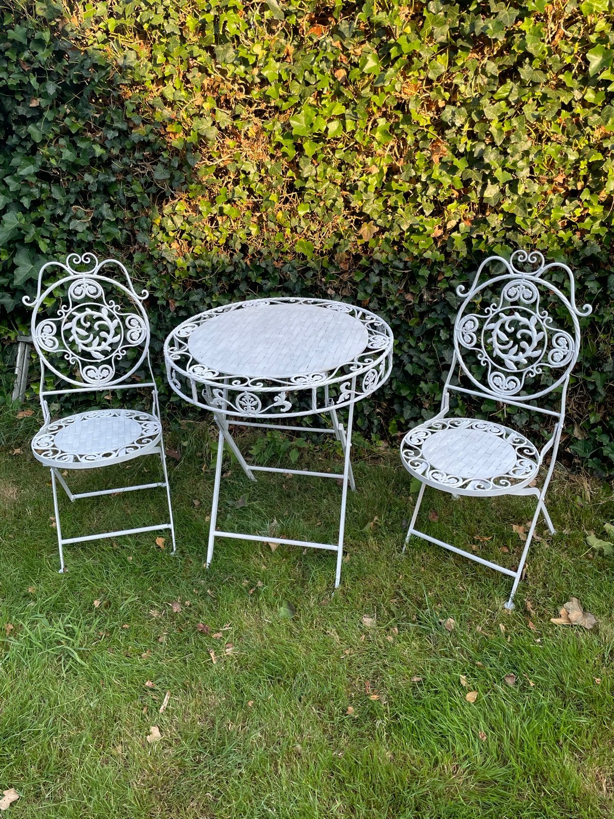 Charmante witte bistro set - Tuinset met 2 stoelen, Overige materialen, Gebruikt, Eettafel, Tuinset