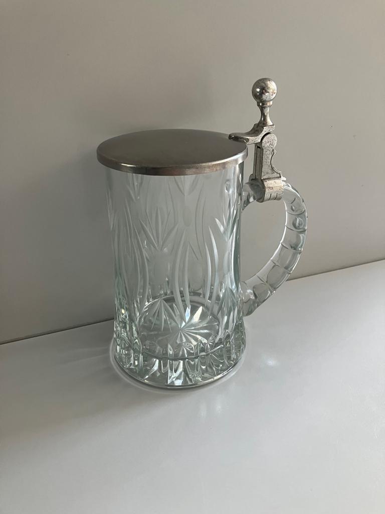 Bierpul geslepen glas met tinnen deksel, Verzamelen, Ophalen of Verzenden, Gebruikt, Bierglas
