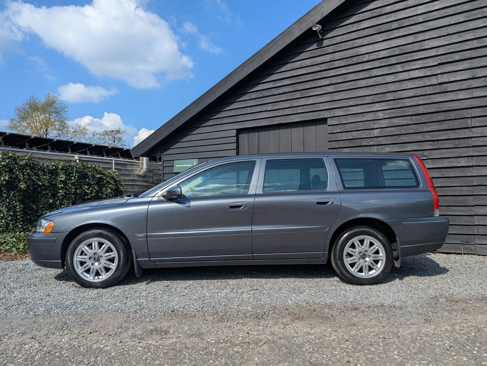 Volvo V70 2.4 CNG Momentum (bj 2005, automaat), Auto's, 1566 kg, Beige, CNG (Aardgas), Leder en Stof