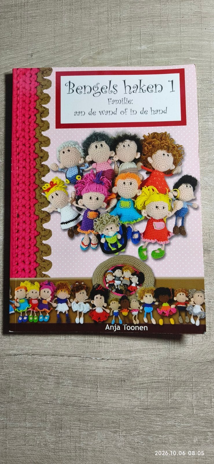 Bengels haken 1: Familie - Boek met haakpatronen, Ophalen of Verzenden, Zo goed als nieuw, Haken, Patroon of Boek