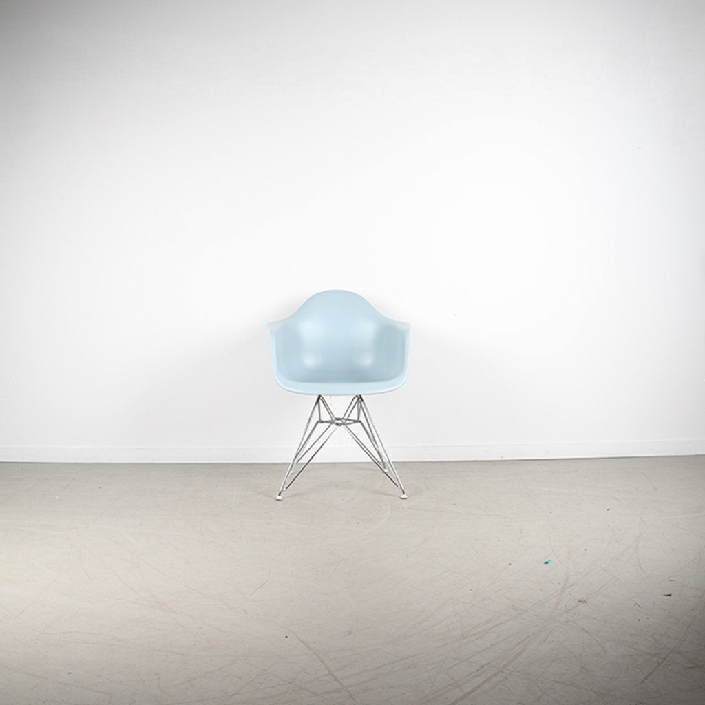 1x Vitra Eames DAR Kuipstoel Baby Blue – Chroom, Niet ingevuld, Kunststof, Niet ingevuld, Ophalen of Verzenden