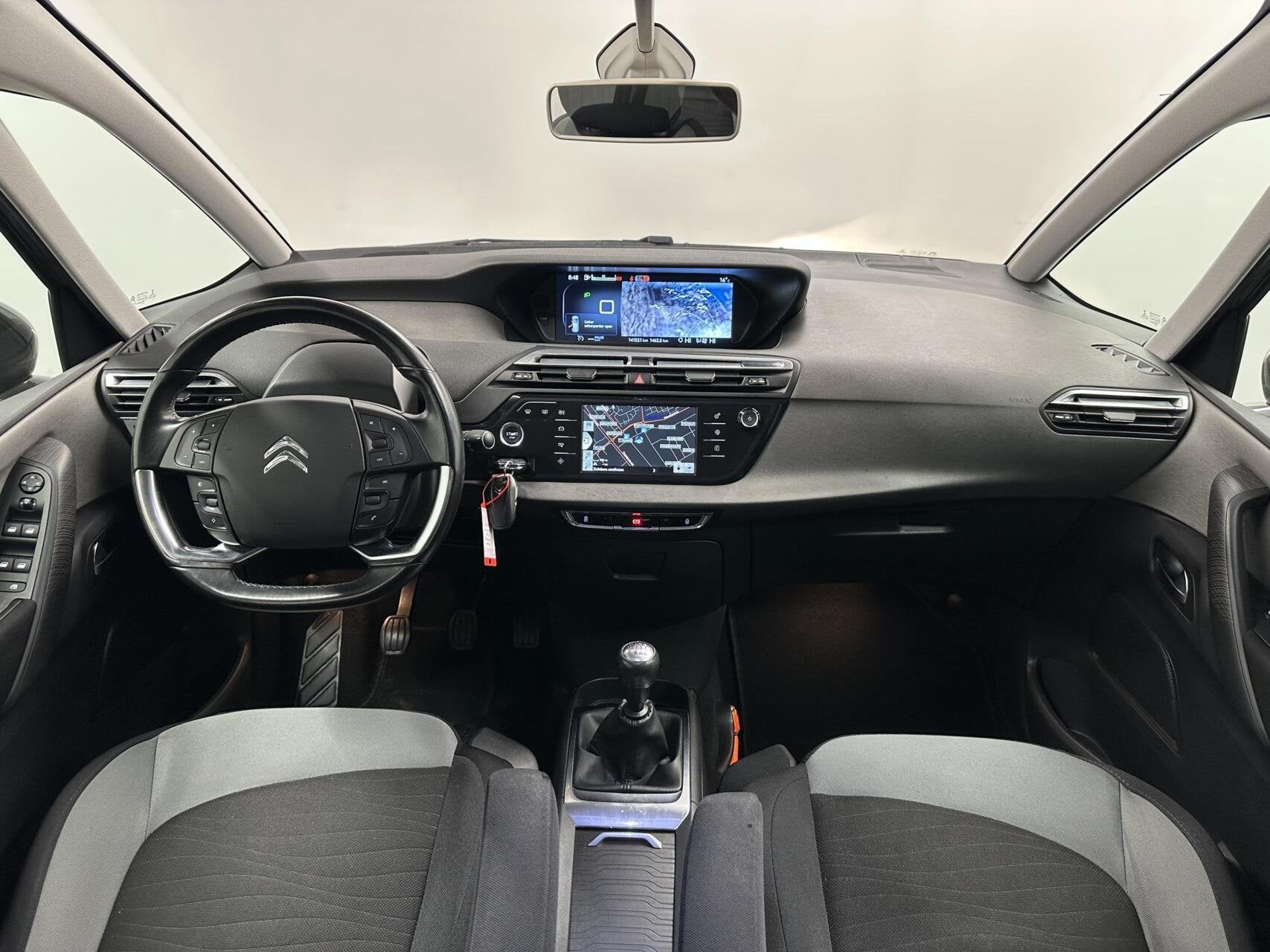 Citroen C4 Grand Picasso 1.2 PureTech Business TREKHAAK NAVI, Auto's, Voorwielaandrijving, 1350 kg, Stof, Gebruikt
