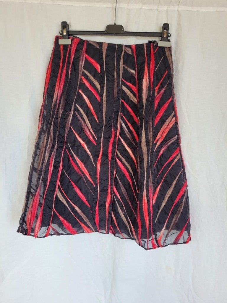 Toffe aparte zwart-rode rok mt 36 merk Just.B, Kleding | Dames, ., Zwart, Ophalen of Verzenden, Zo goed als nieuw