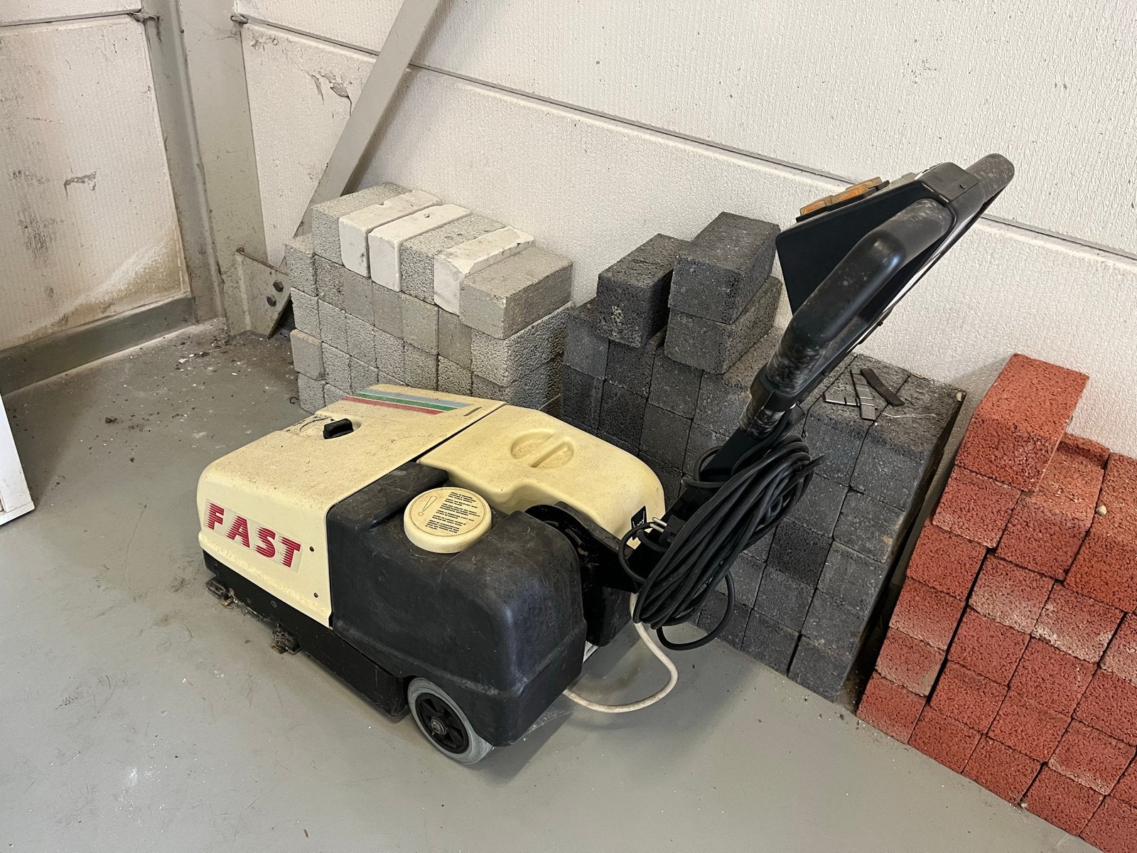 FAST Schrob- of Zuigmachine - Professionele Reiniger, Ophalen, Gebruikt, Schrobmachine
