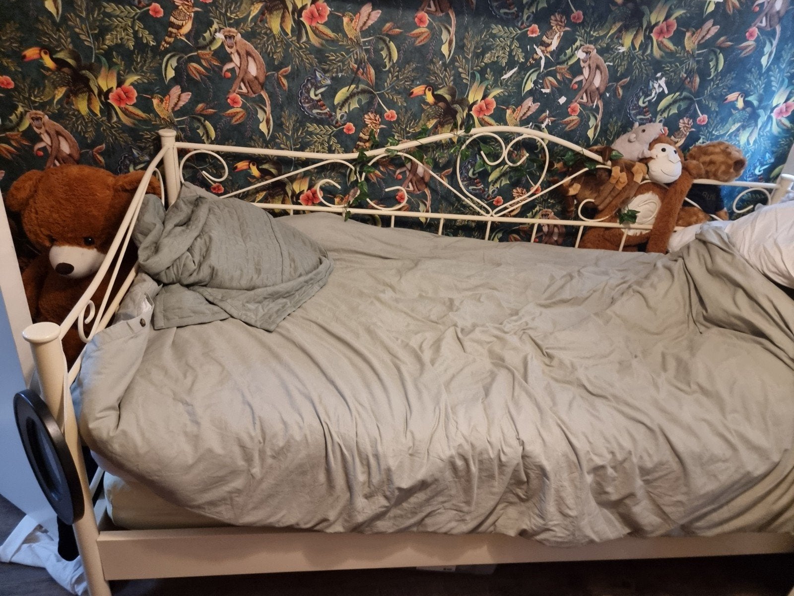 Romantisch 1-persoons bed gratis af te halen (excl. matras), Gebruikt, 90 cm, Eenpersoons, Ophalen of Verzenden