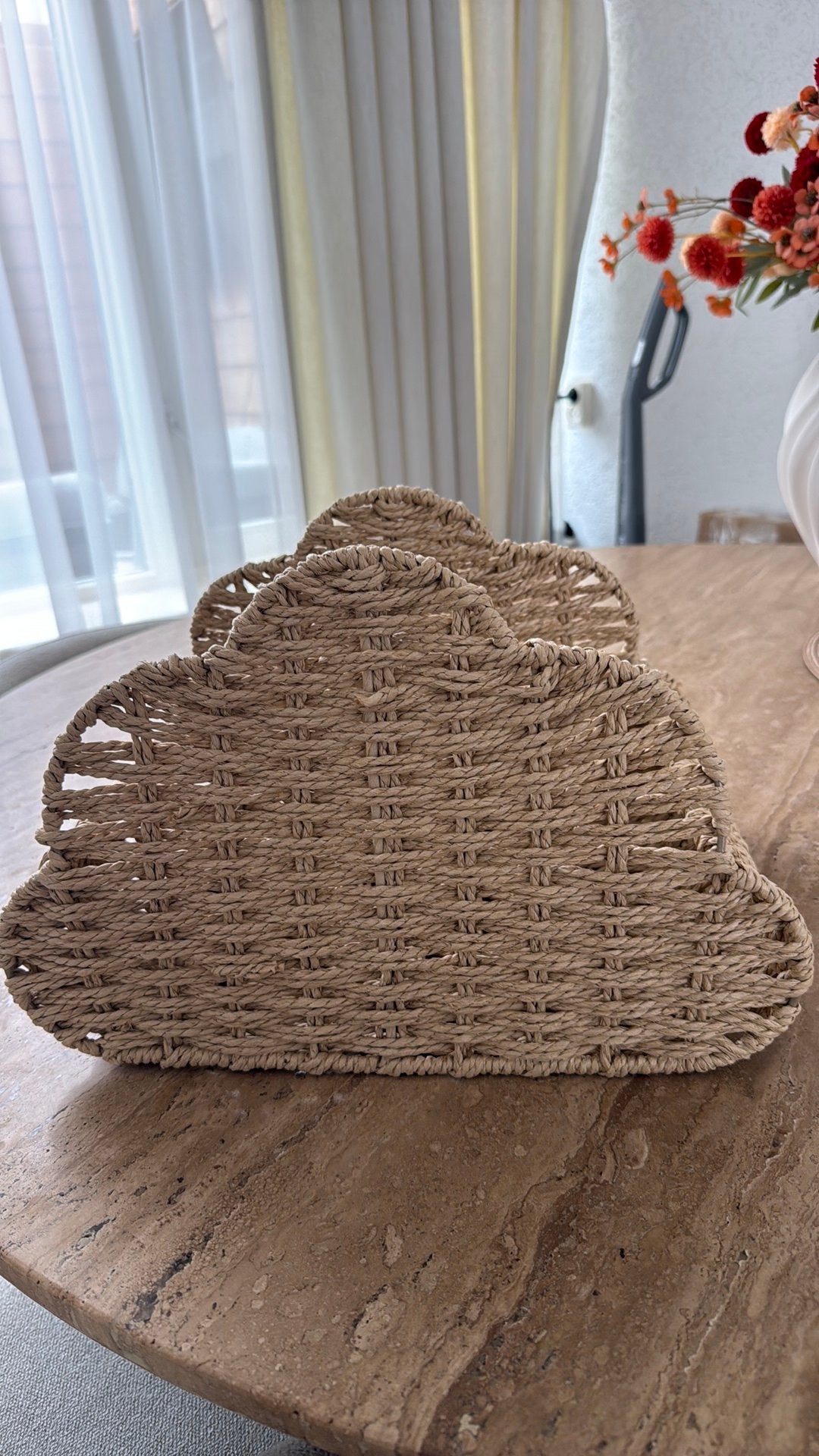 Mandje wolkenvorm, Ophalen, Zo goed als nieuw, Rond, Riet