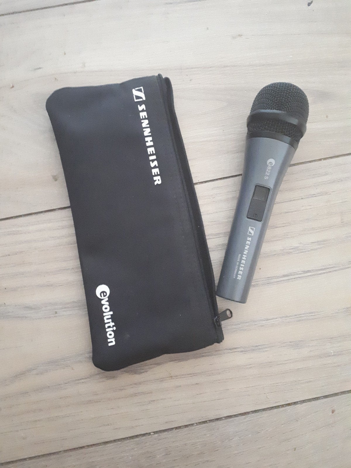 Een Sennheiser microfoon, muziekstandaard en gitaarstandaar, Muziek en Instrumenten, Ophalen, Zo goed als nieuw, Gitaar