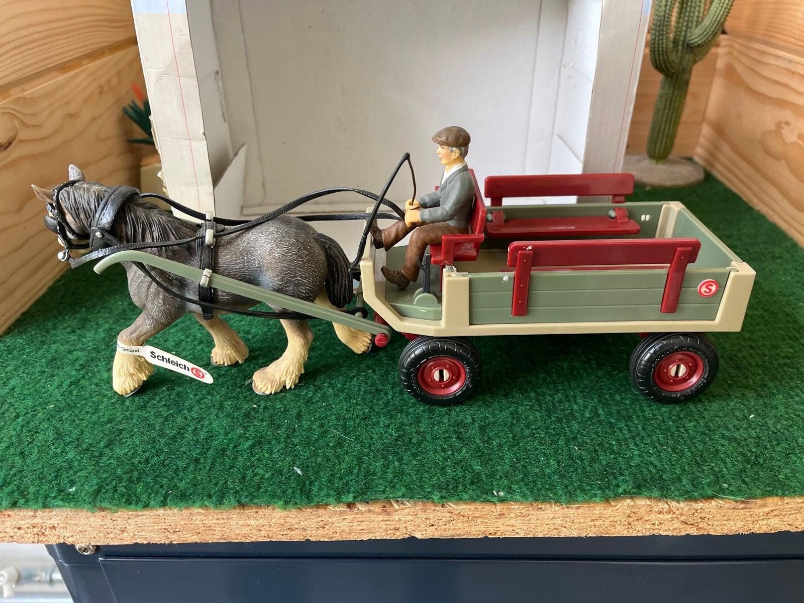 Schleich Paard met Kar en Boer - Speelset, Verzenden, Zo goed als nieuw, Paard, Beeldje of Figuurtje
