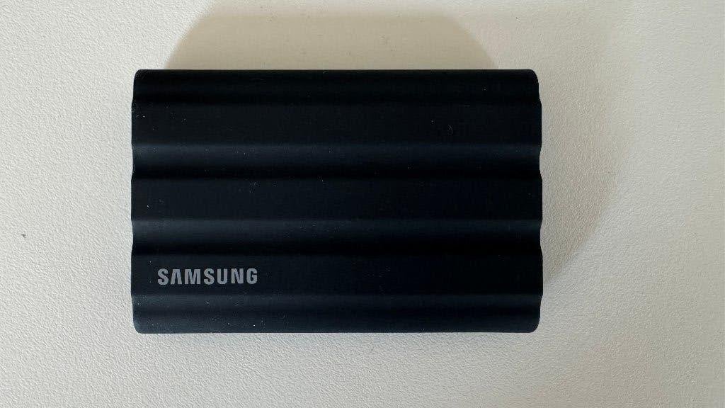 Samsung T7 Shield 2TB, Computers en Software, Harde schijven, 2TB, SSD, Ophalen of Verzenden, Zo goed als nieuw