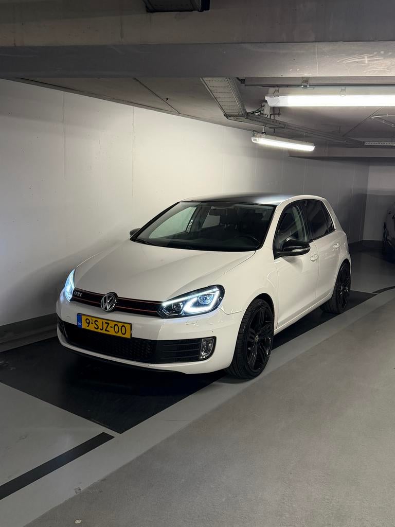 Volkswagen Golf 1.6 75KW 2008 Wit, Auto's, Voorwielaandrijving, Elektrische ramen, Stof, Zwart