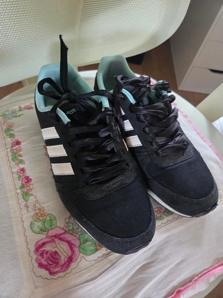 Adidas Neo sneakers zwart/lichtblauw - Maat 39 1/3, Adidas, Zwart, Ophalen of Verzenden, Sneakers of Gympen