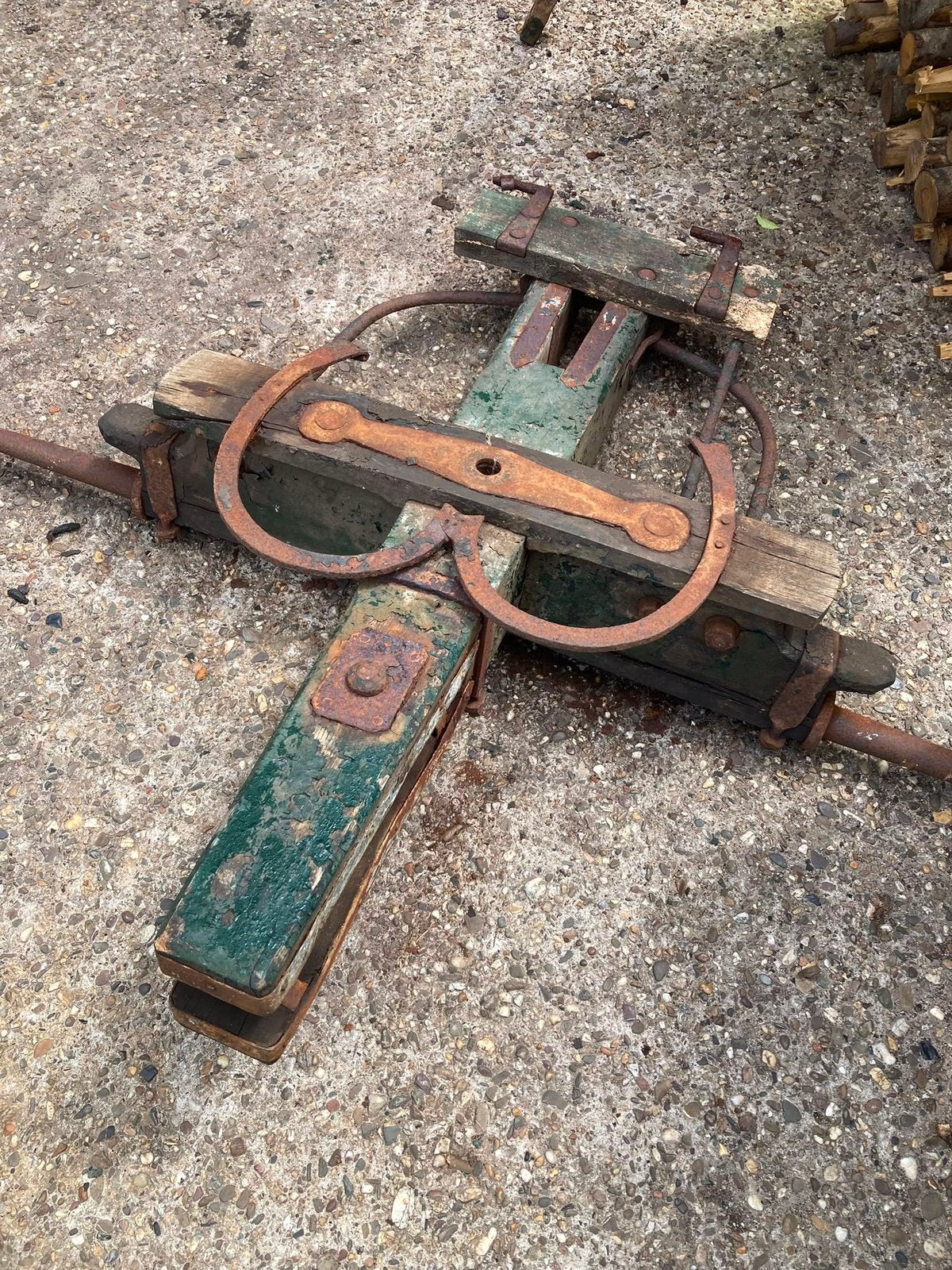 Oud onderstel van boerenwagen decoratie nostalgisch, Ophalen