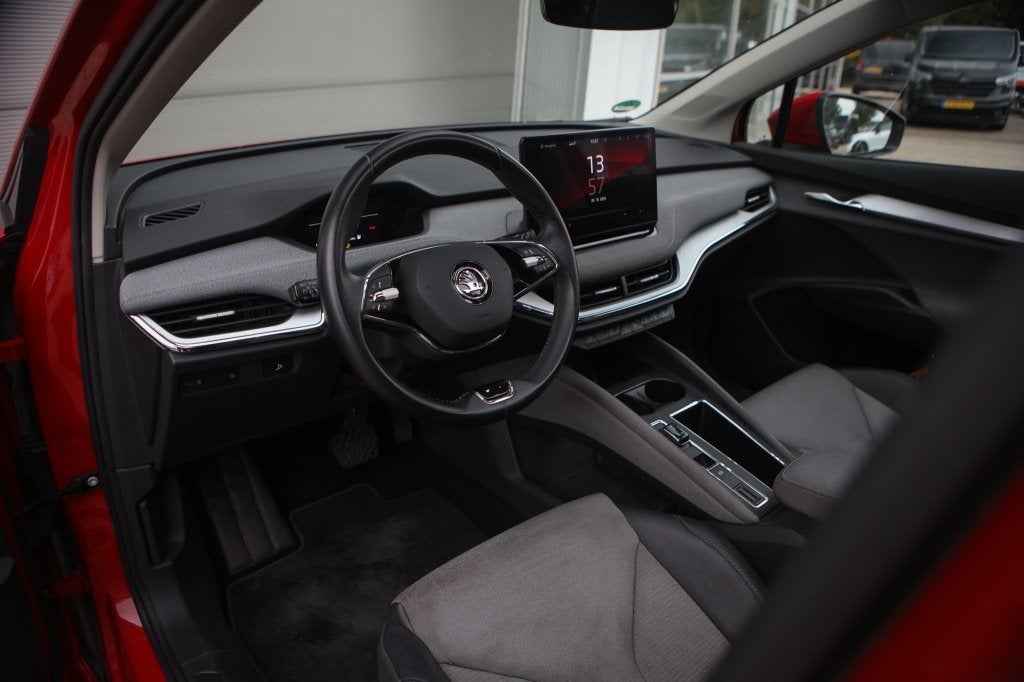 Skoda Enyaq iV 60 | Pano Schuifdak | 21 Inch | Camera | Navi, Auto's, Automaat, 390 km, 0 cilinders, Gebruikt
