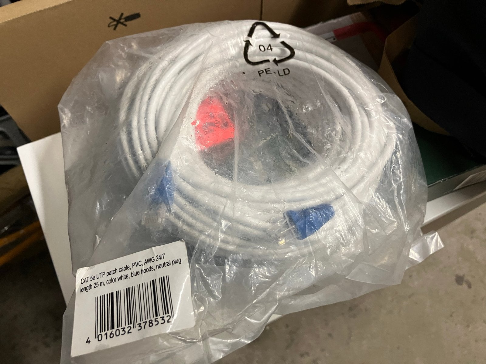 25m CAT 5e UTP patchkabel, Computers en Software, Pc- en Netwerkkabels, Ophalen of Verzenden, Nieuw