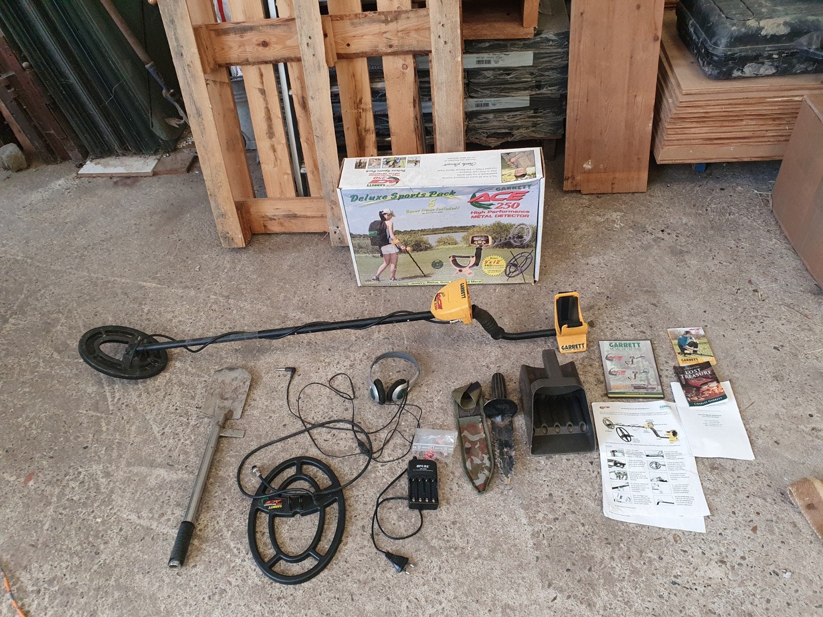 Garrett Ace 250 met veel accessoires en extra zoekschijf, Hobby en Vrije tijd, Metaaldetectors, Ophalen of Verzenden