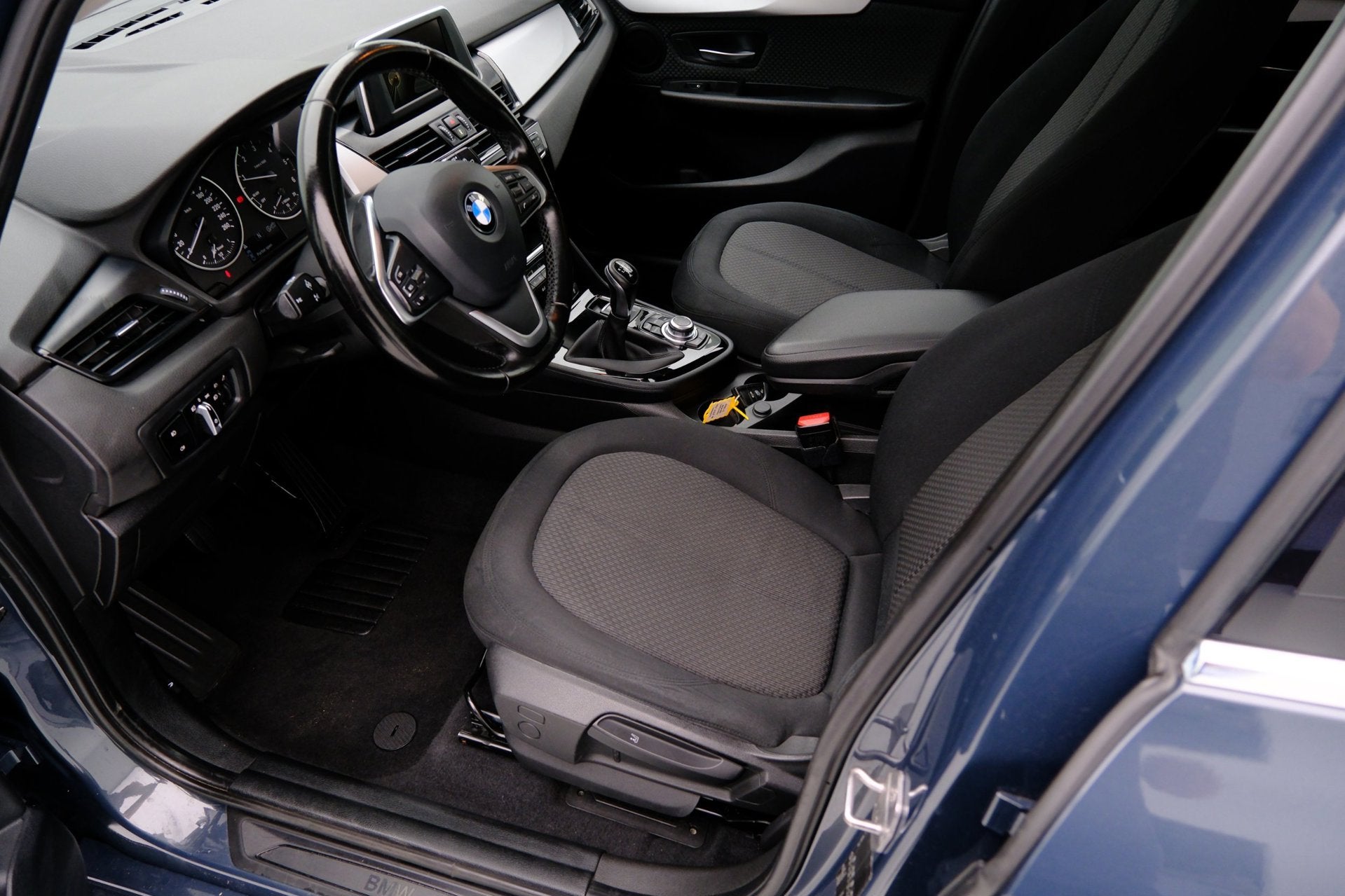 BMW 2-serie Active Tourer 218d Essential Navi|Clima|LMV, Auto's, Voorwielaandrijving, Euro 6, 150 pk, Origineel Nederlands