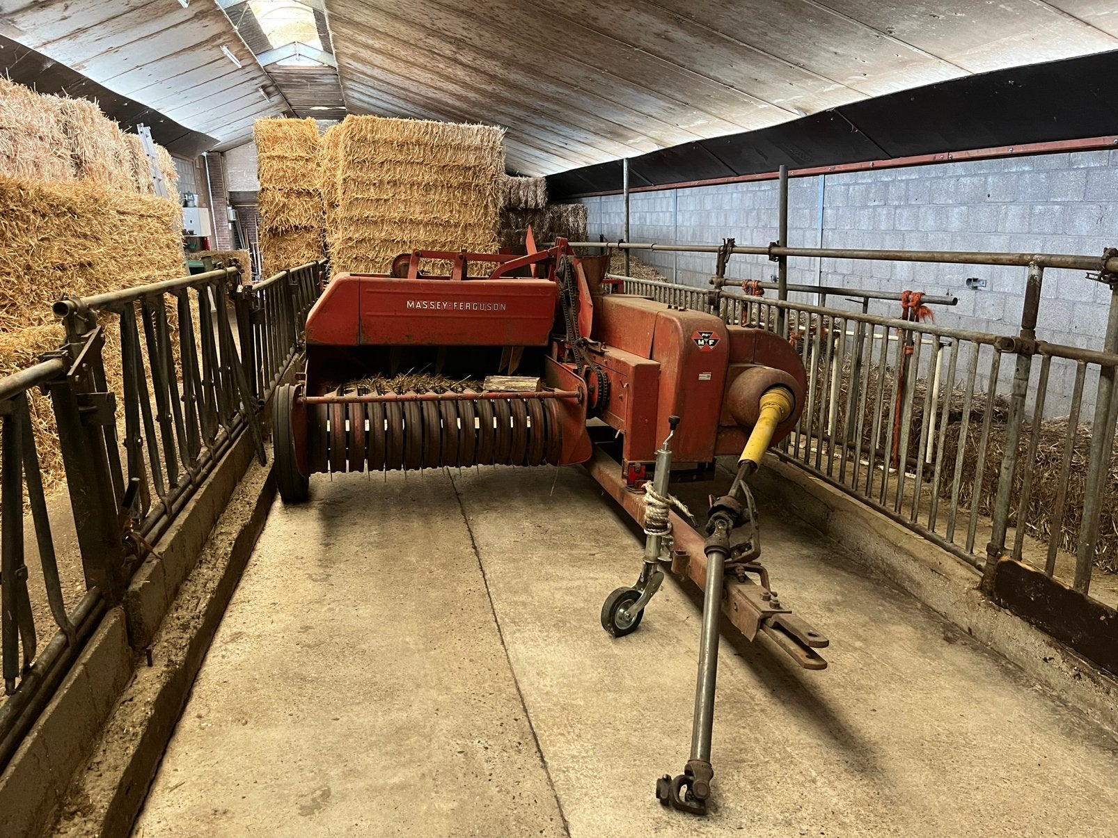 Massey Ferguson 20 kleine balenpers, Ophalen
