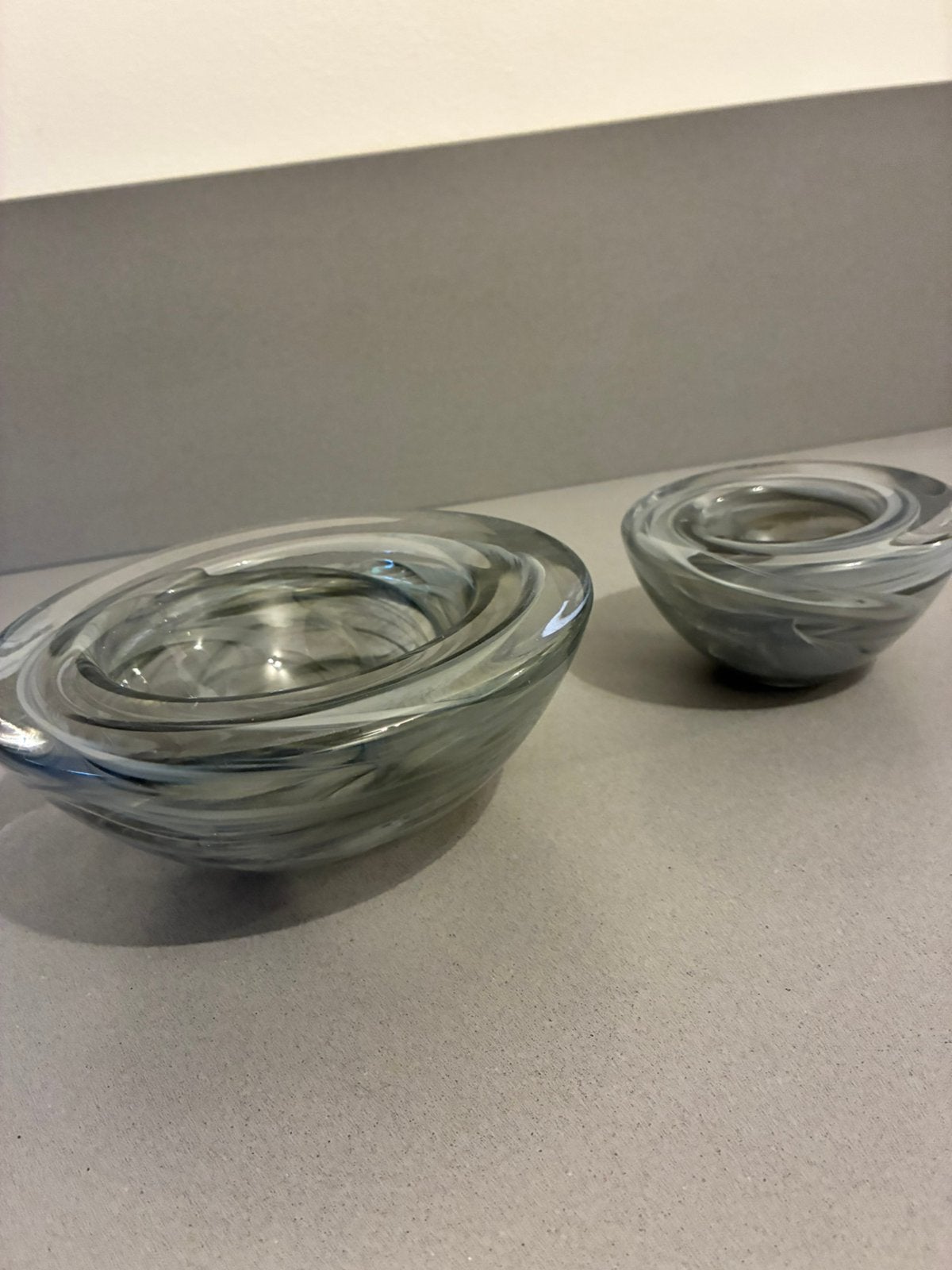 Kosta Boda waxinelichthouders 17,5 en 11 cm., Ophalen of Verzenden, Zo goed als nieuw, Grijs, Kosta Boda