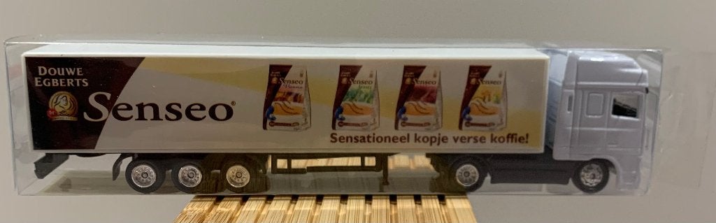 Te koop model vrachtwagen Trekker + Oplegger- Senseo, Verzamelen, Ophalen of Verzenden, Nieuw, Auto's