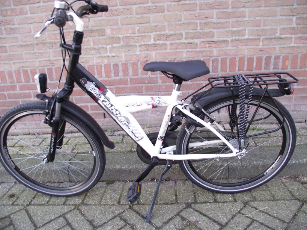 24 inch jongensfiets alpina yabber 3 speed en vering, Ophalen, 24 inch, Velgrem, Versnellingen