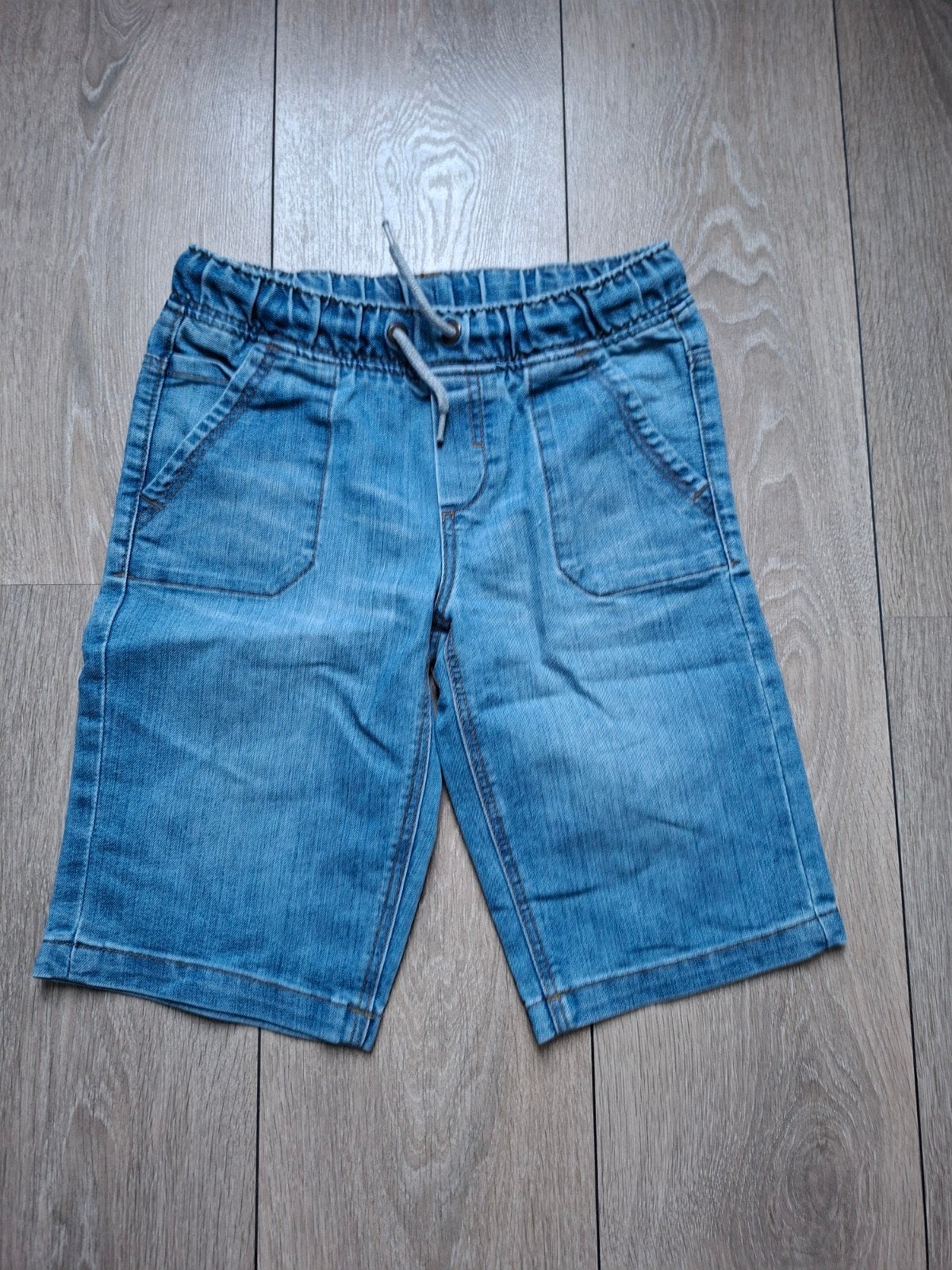 Korte spijkerbroek met zachte stof - maat 134, Kinderen en Baby's, Kinderkleding | Maat 134, Broek, C&A, Ophalen of Verzenden