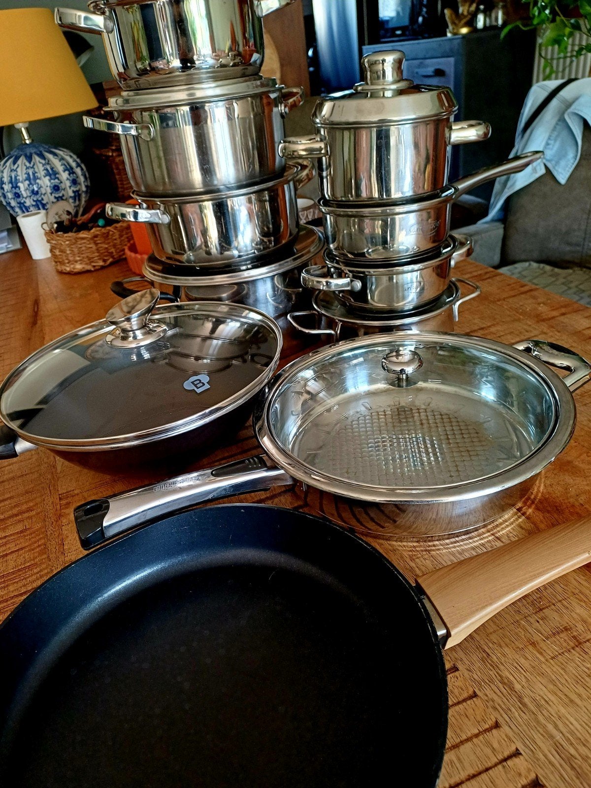 Uitgebreide pannenset: kookpannen, wok, hapjespan, koekenpan, Ophalen