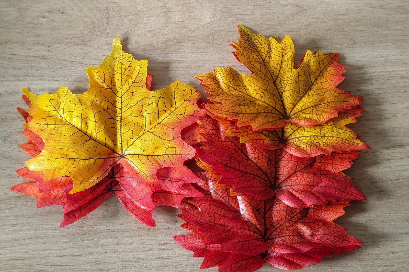 Nieuw 12 esdoorn bladeren Herfst decoratie, Huis en Inrichting, Woonaccessoires | Kunstplanten en Kunstbloemen, Verzenden, Nieuw
