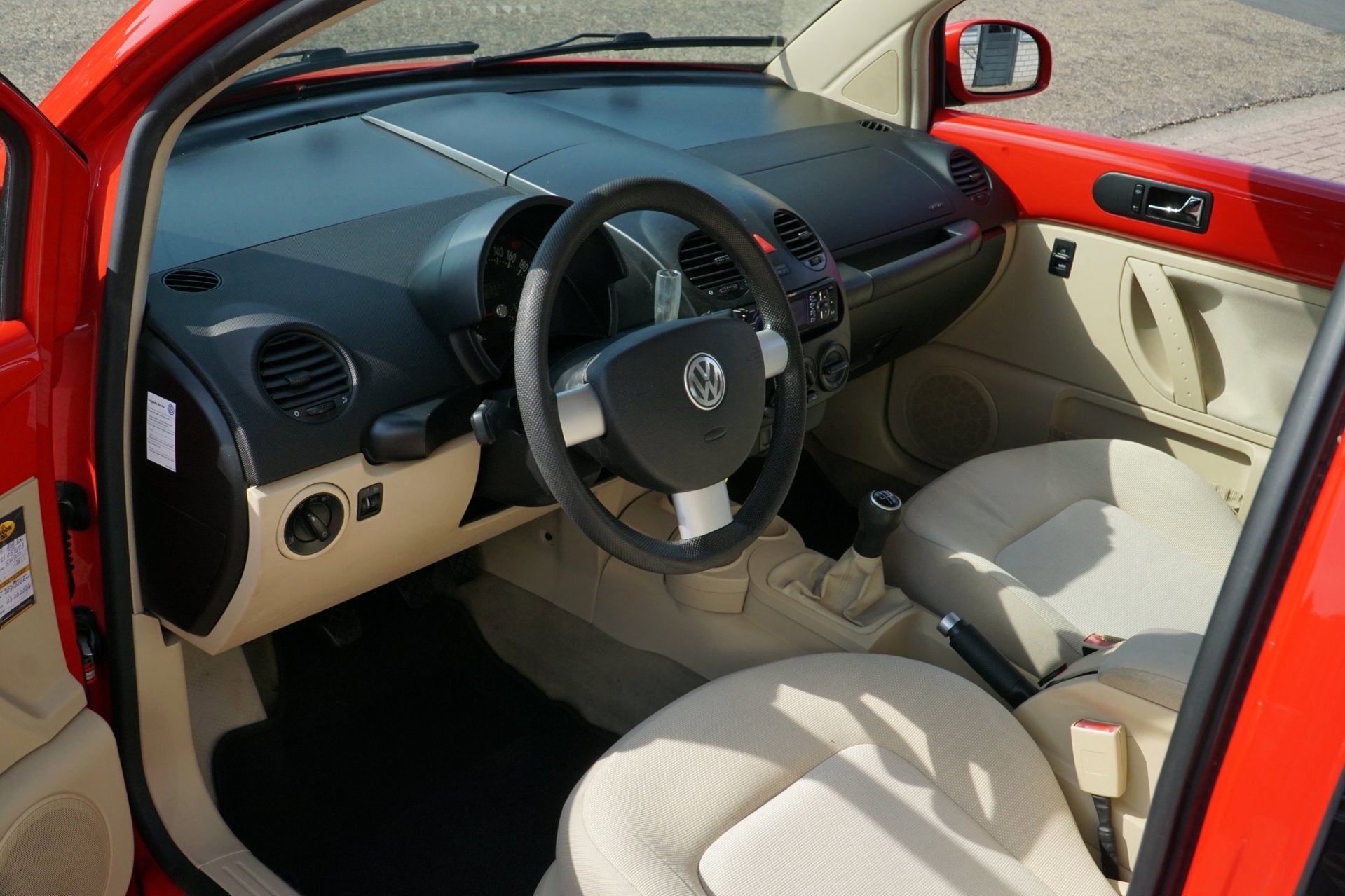Volkswagen New Beetle 1.4 EERSTE EIGENAAR, Voorwielaandrijving, Dealer onderhouden, Stof, Beetle (Kever)