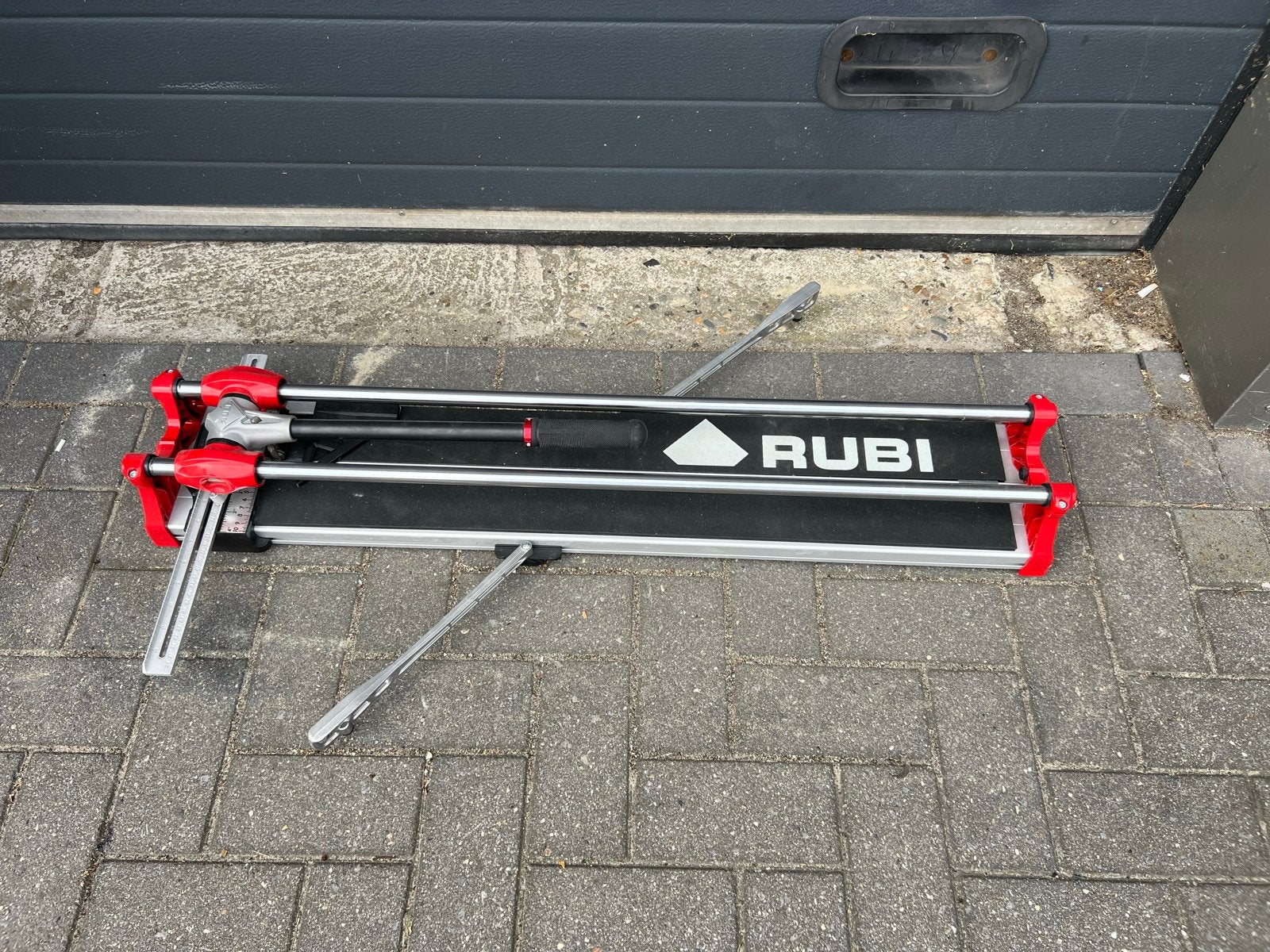 Rubi Hit-850 N Tegelsnijder - Zo goed als nieuw, Ophalen of Verzenden, Zo goed als nieuw, Snijgereedschap, Rubi