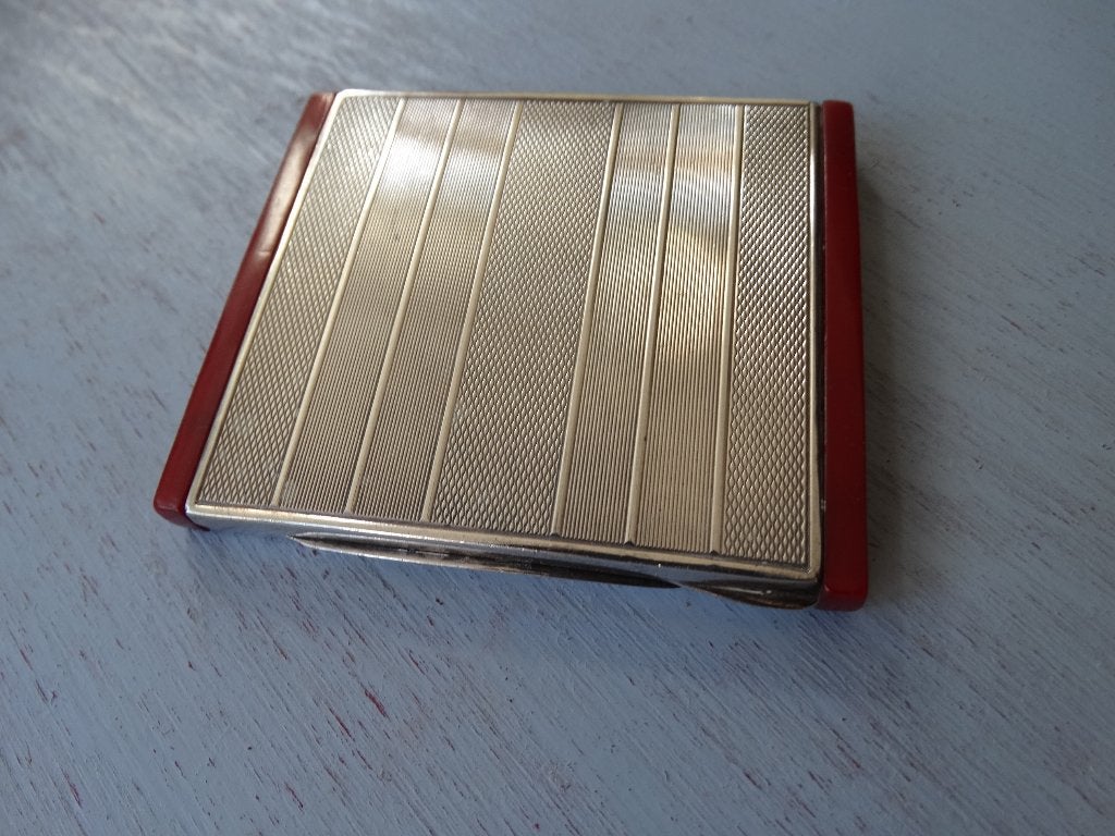 1e gehalte zilveren poederdoos, engine turned, art deco, Antiek en Kunst, Verzenden, Dames