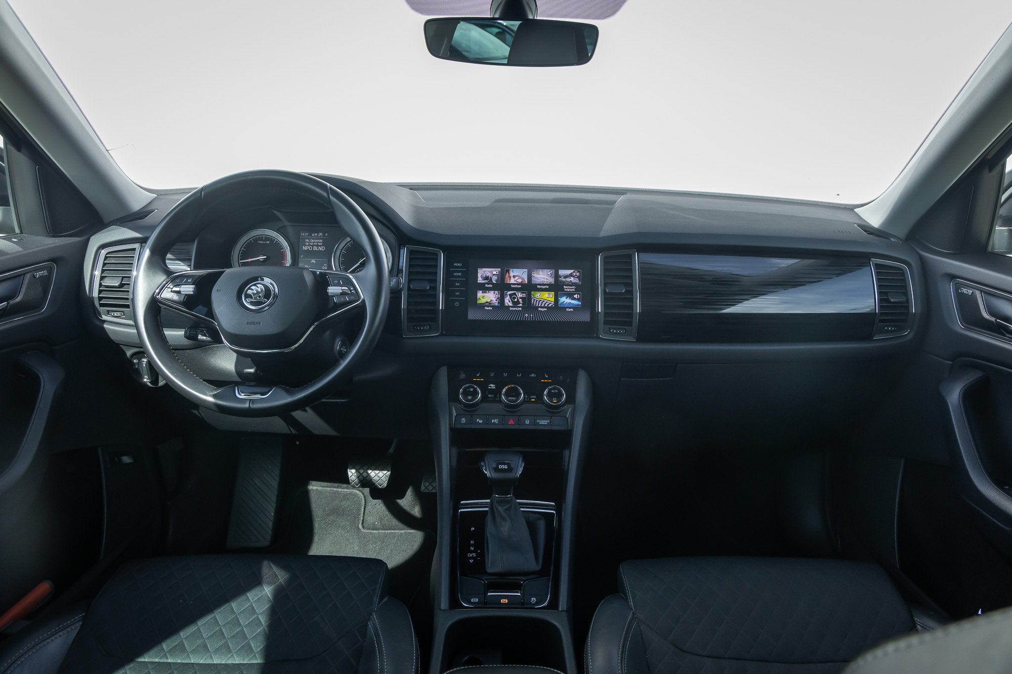 Skoda Kodiaq 1.5 TSI Business plus 7persoons NlAuto Pannoram, Auto's, Automaat, Euro 6, 4 cilinders, 7 stoelen