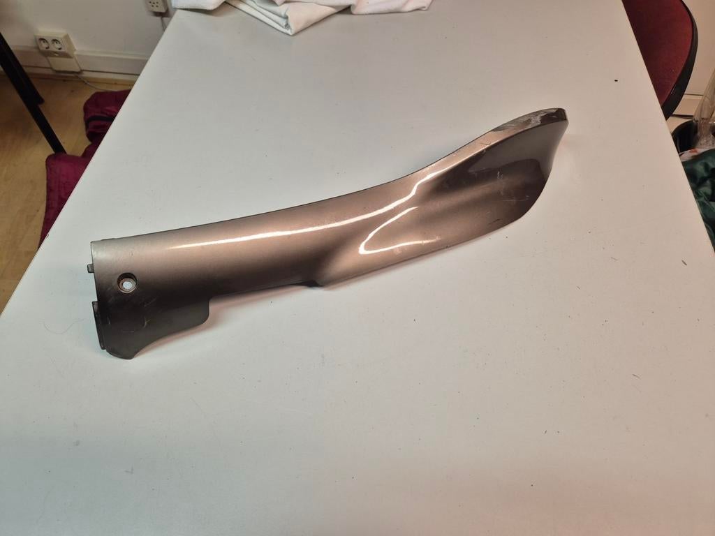 Zij skirt onderscherm spoiler grijzig - Agm vx50, la souris, Ophalen of Verzenden, Zo goed als nieuw, Overige typen