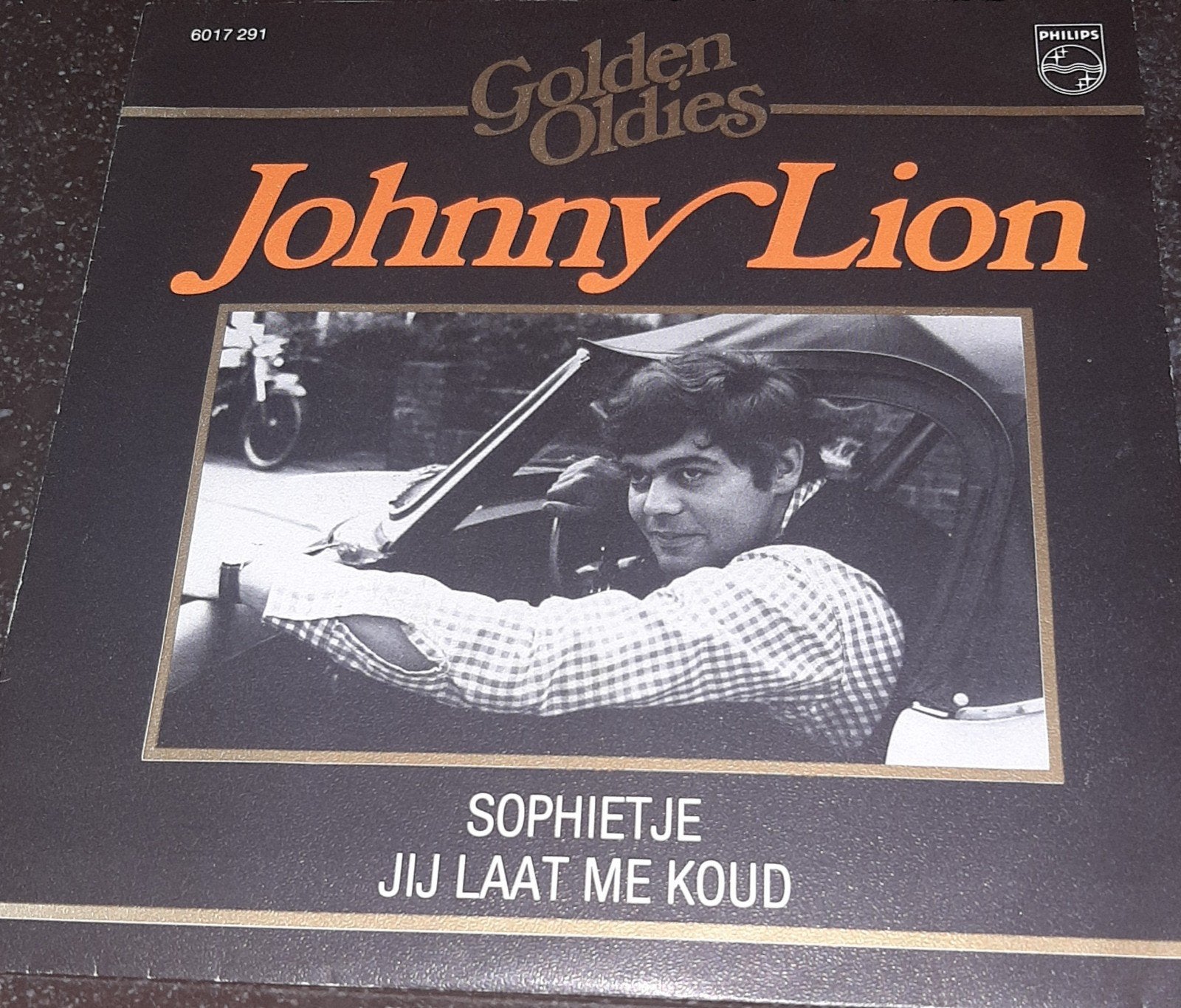 Johnny Lion Sophietje/ jij laat me koud, 7 inch, Single, Ophalen of Verzenden, Zo goed als nieuw