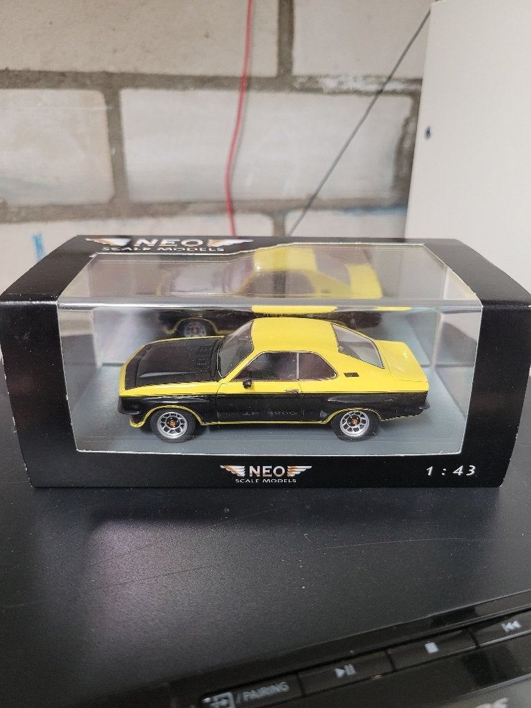 NEO models 1:43 opel manta a TE 2800, Hobby en Vrije tijd, Modelauto's | 1:43, Ophalen of Verzenden, Zo goed als nieuw, Auto, Overige merken