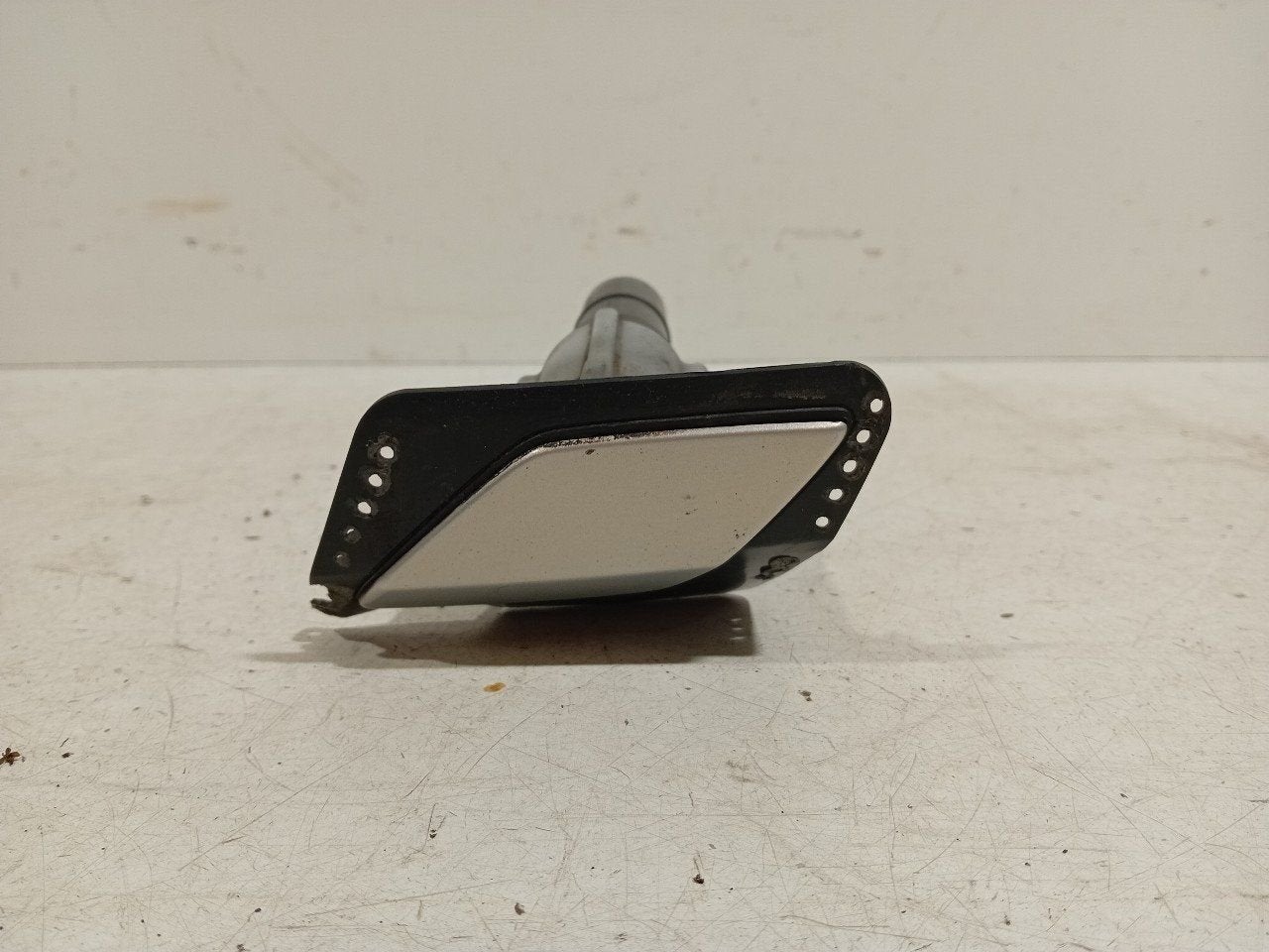 Koplampsproeier links Volkswagen Golf, Auto-onderdelen, Onderdelen@venauto.nl, Van der Ven Autorecycling B.V., Gebruikt, Ettenseweg 76, 4706 PB Roosendaal, The Netherlands