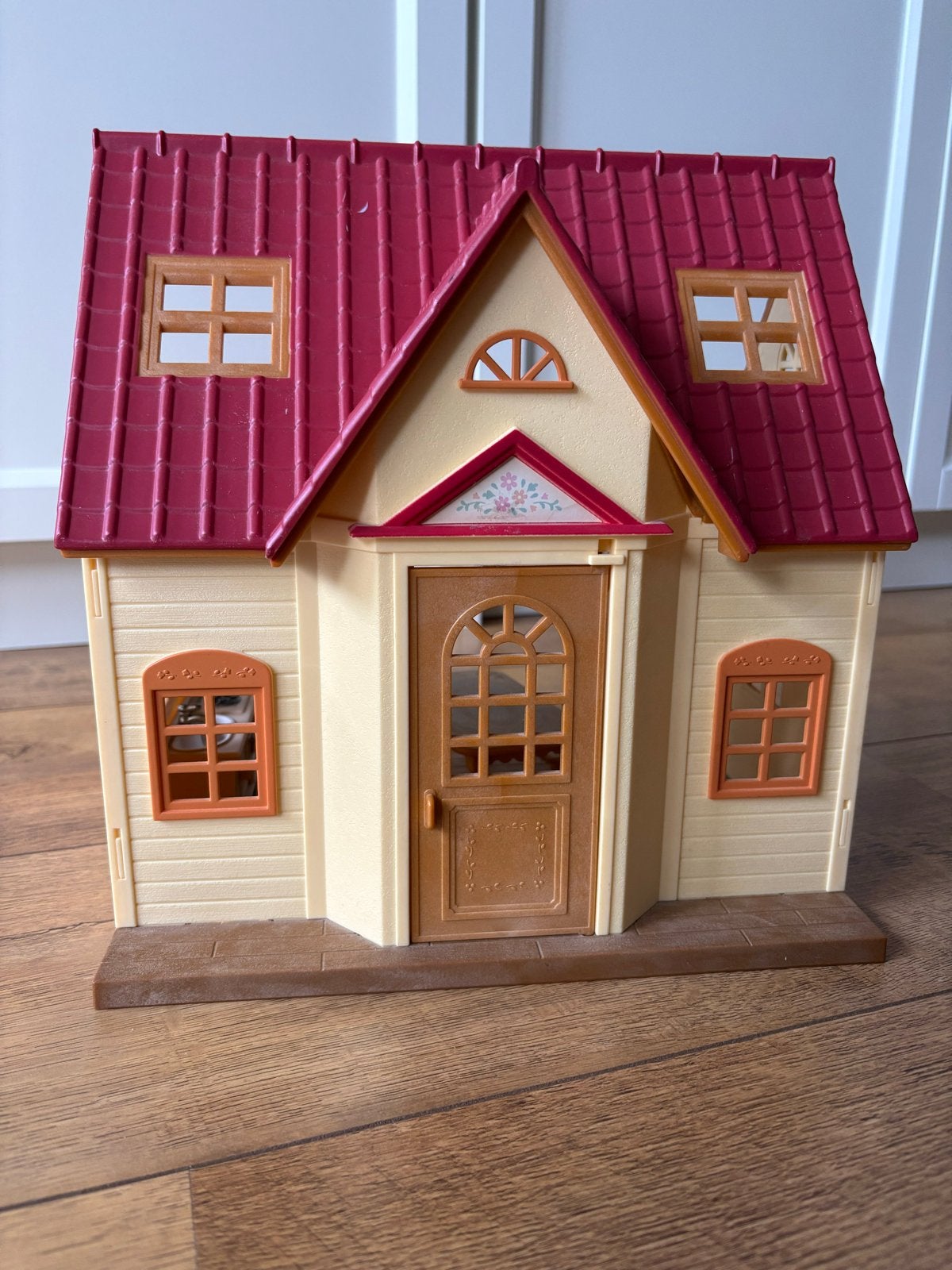 Sylvanian Families Huis met Meubels en Konijnenfamilie, Kinderen en Baby's, Speelgoed | Poppenhuizen, Ophalen, Gebruikt, Poppenhuis