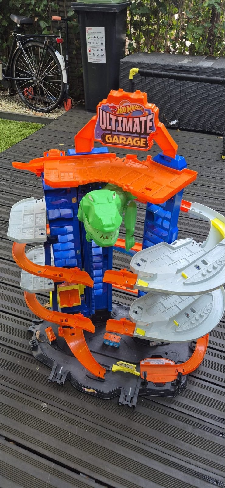 Hot Wheels Ultimate Garage met T-Rex, Ophalen, Gebruikt
