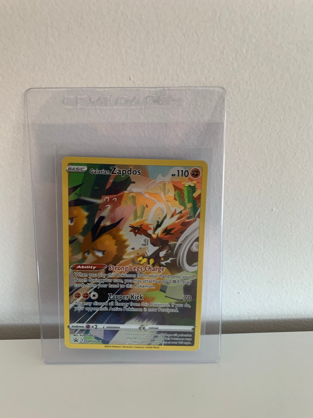 Pokémon Kaart: Galarian Zapdos SWSH28 - Full Art Holo Rare, Ophalen of Verzenden, Zo goed als nieuw, Losse kaart