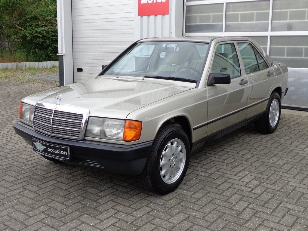 Mercedes-Benz 190-serie 2.3 Automaat belastingvrij ! zeer mo, Auto's, Mercedes-Benz, Automaat, Gebruikt, Beige, 4 cilinders