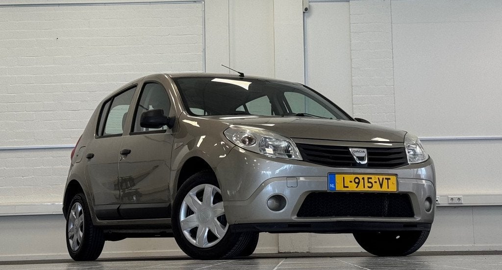 Dacia Sandero 1.2i Lauréate Airco Nieuwe APK Exclusive-pakk, Voorwielaandrijving, 4 cilinders, Bedrijf, Handgeschakeld