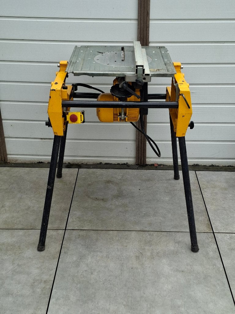 DeWalt flipover zaagtafel type 743 in goede staat, Doe-het-zelf en Verbouw, Gereedschap | Zaagmachines, Ophalen, De Walt, Gebruikt