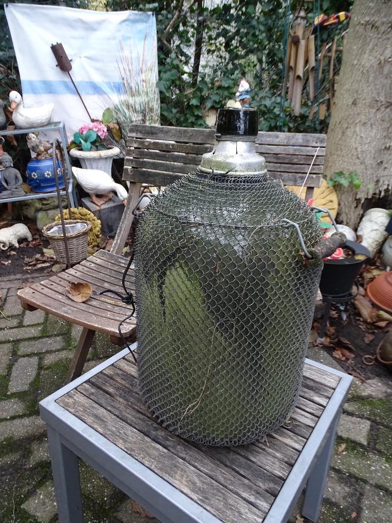 Gisting/wijnfles in malienkolder, Antiek en Kunst, Ophalen