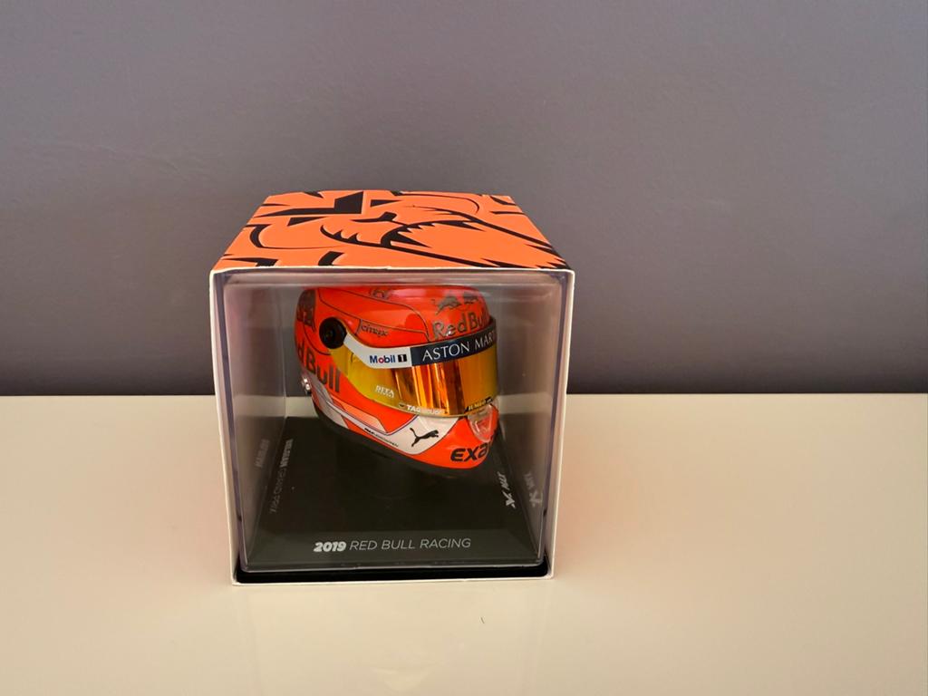 Spa 2019 1:4 Helm Max Verstappen, Ophalen of Verzenden, Zo goed als nieuw, Formule 1