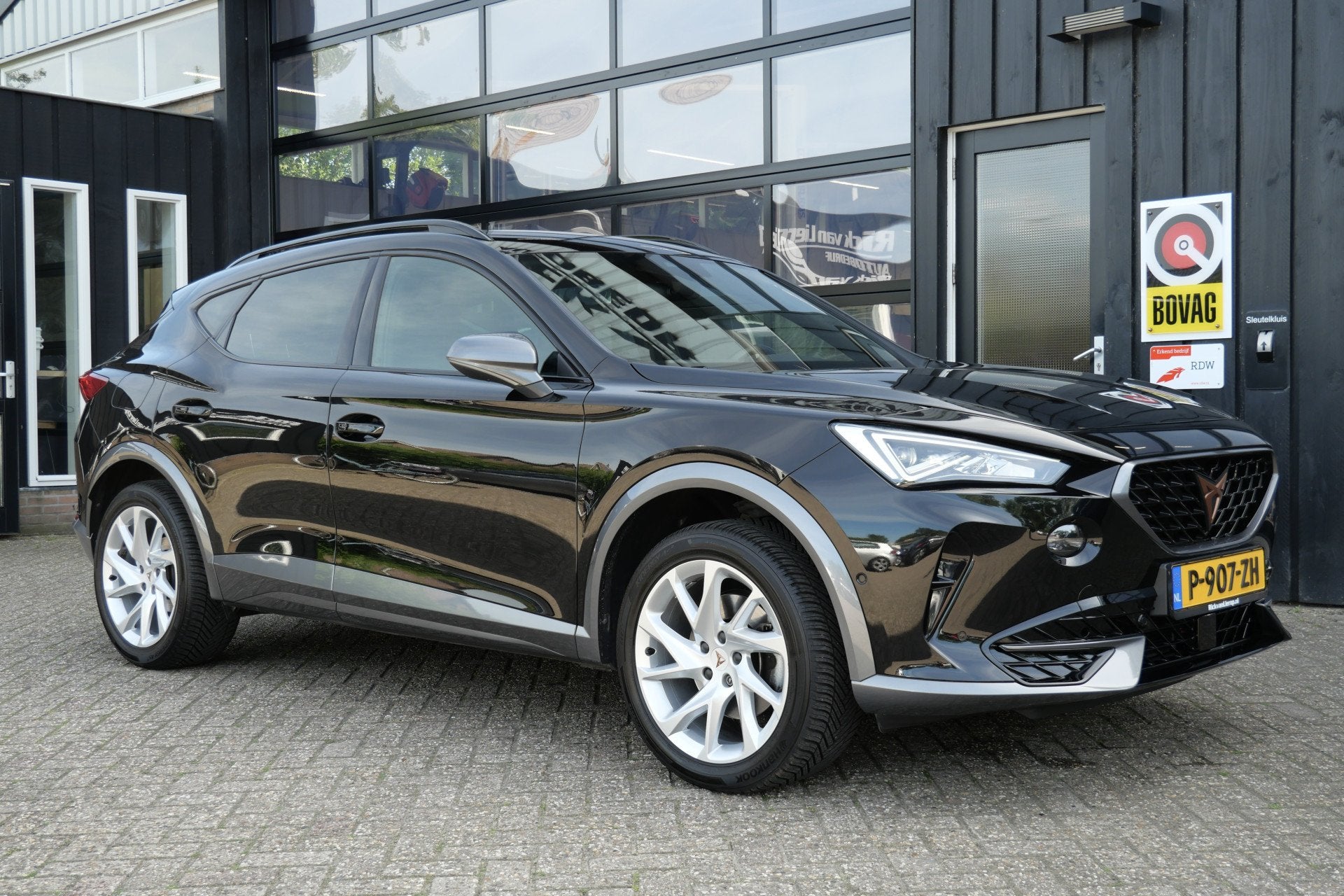 CUPRA Formentor 1.5 TSI | Cruise | Camera | Carplay | Keyles, Auto's, 730 kg, 4 cilinders, Leder en Stof, Zwart